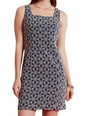 Tyler Boe Size 12 Pamela Embroidered Shift Dress LIKE NEW